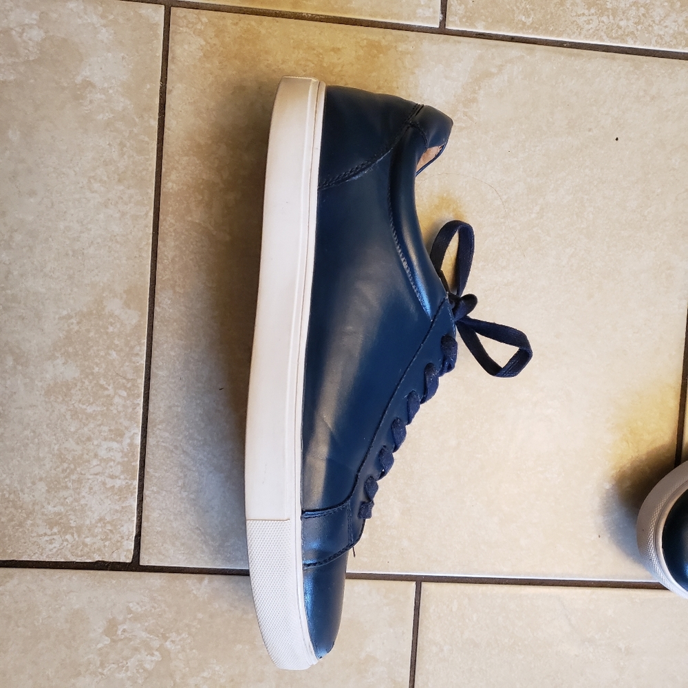 Shoes - Picture 3 of 4